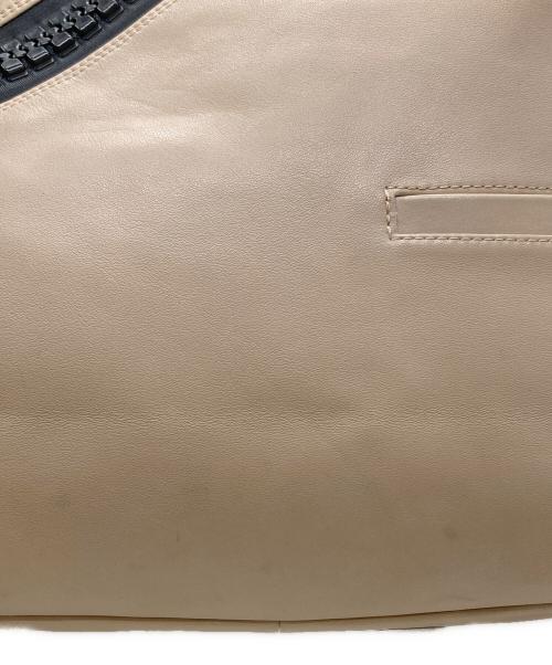 kawa-kawa（カワカワ）kawa-kawa (カワカワ) ビッグファスナーショルダーバック ベージュの古着・服飾アイテム