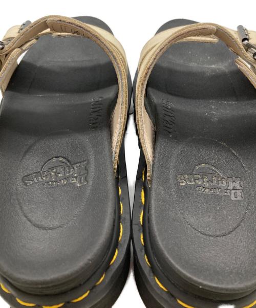 Dr.Martens（ドクターマーチン）Dr.Martens (ドクターマーチン) MYLES サンダル ブラック×ホワイト サイズ:37の古着・服飾アイテム