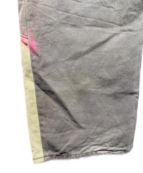 THE MUSEUM VISITOR（ザミュージアムビジター）THE MUSEUM VISITOR (ザミュージアムビジター) SPRAYED OBLIQUE LINE INCISION PANTS (KHAKI) カーキ サイズ:Sの古着・服飾アイテム