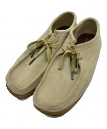 CLARKS（クラークス）の古着「ワラビーブーツ」｜ベージュ