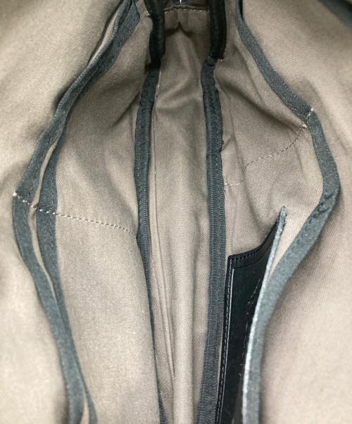 Vivienne Westwood（ヴィヴィアンウエストウッド）Vivienne Westwood (ヴィヴィアンウエストウッド) ハンドサインPVCボディーバッグ グレーの古着・服飾アイテム