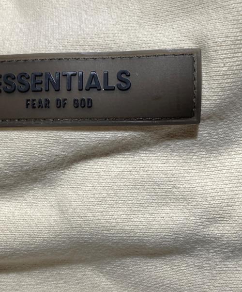 FOG ESSENTIALS（フィアオブゴッド エッセンシャル）FOG ESSENTIALS (フィアオブゴッド エッセンシャル) 立体ロゴパーカー ベージュ サイズ:Ｍの古着・服飾アイテム