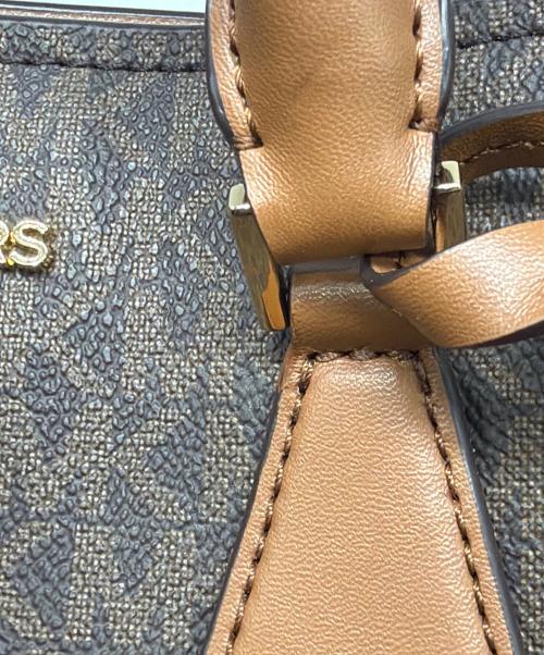 MICHAEL KORS（マイケルコース）MICHAEL KORS (マイケルコース) HOPE ミディアム メッセンジャー / サッチェル ブラウンの古着・服飾アイテム