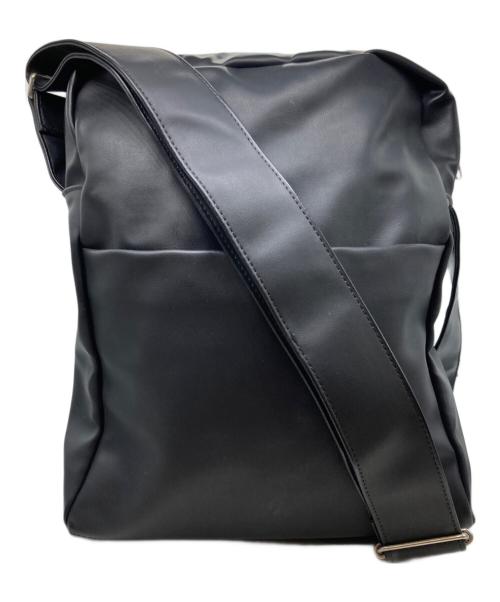 COMME des GARCONS HOMME PLUS（コムデギャルソンオムプリュス）COMME des GARCONS HOMME PLUS (コムデギャルソンオムプリュス) PVCショルダーバッグ ブラックの古着・服飾アイテム