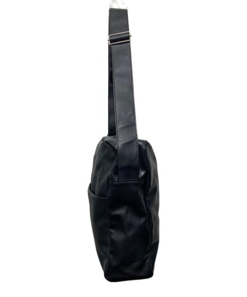 COMME des GARCONS HOMME PLUS（コムデギャルソンオムプリュス）COMME des GARCONS HOMME PLUS (コムデギャルソンオムプリュス) PVCショルダーバッグ ブラックの古着・服飾アイテム