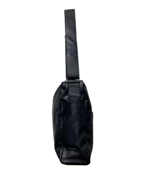 COMME des GARCONS HOMME PLUS（コムデギャルソンオムプリュス）COMME des GARCONS HOMME PLUS (コムデギャルソンオムプリュス) PVCショルダーバッグ ブラックの古着・服飾アイテム