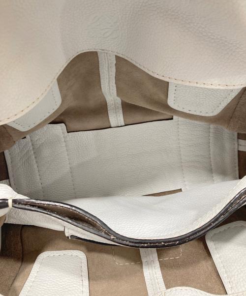 LOEWE（ロエベ）LOEWE (ロエベ) ワンショルダーバッグ ホワイトの古着・服飾アイテム