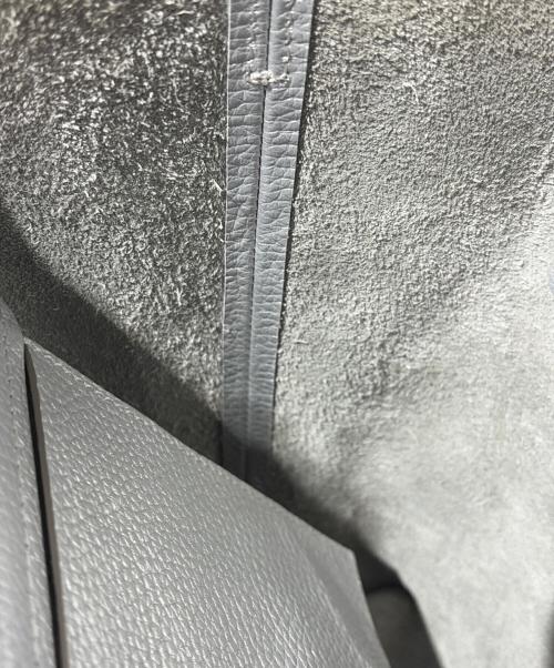 HIROFU（ヒロフ）HIROFU (ヒロフ) チェスタレザートートバッグ シルバーの古着・服飾アイテム
