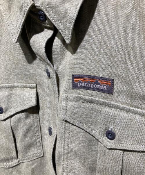 Patagonia（パタゴニア）Patagonia (パタゴニア) W’s Farrier's Shirt カーキ サイズ:Ｓの古着・服飾アイテム