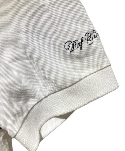 RAF SIMONS（ラフシモンズ）RAF SIMONS (ラフシモンズ) FRED PERRY (フレッドペリー) バックフォトパッチ ショートスリーブポロシャツ ホワイト サイズ:Ｓの古着・服飾アイテム