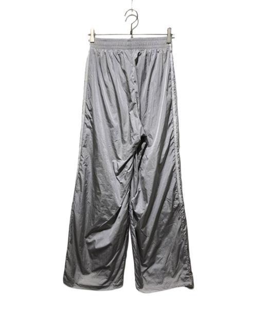 adidas（アディダス）adidas (アディダス) チームガイスト オーバーサイズ トラックパンツ シルバー サイズ:M 未使用品の古着・服飾アイテム