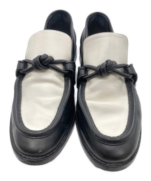 BOTTEGA VENETA（ボッテガベネタ）BOTTEGA VENETA (ボッテガベネタ) Astaire ローファー ホワイト×ブラック サイズ:39の古着・服飾アイテム