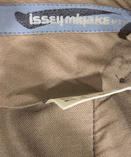 ISSEY MIYAKE MEN（イッセイミヤケメン）ISSEY MIYAKE MEN (イッセイミヤケメン) 2タックスラックスパンツ ブラウン サイズ:Ｍの古着・服飾アイテム