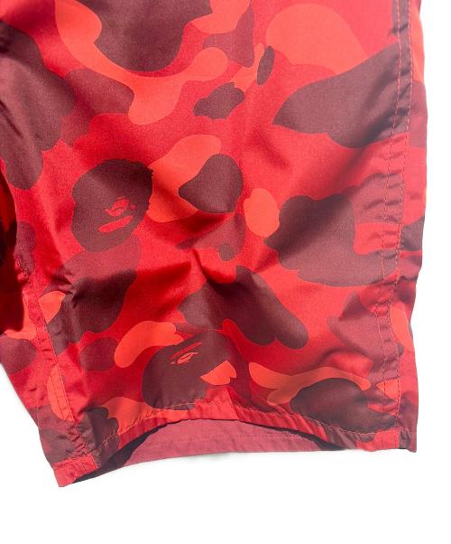 A BATHING APE（アベイシングエイプ）A BATHING APE (アベイシングエイプ) Color Camo Shark Reversible Shorts/ハーフパンツ レッド サイズ:Ｌ 未使用品の古着・服飾アイテム
