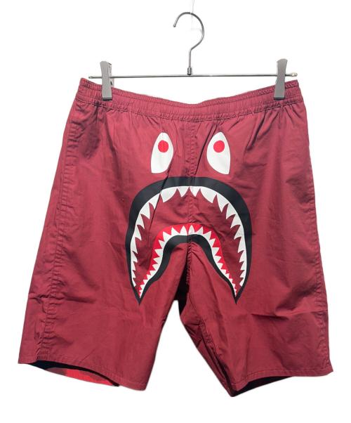 A BATHING APE（アベイシングエイプ）A BATHING APE (アベイシングエイプ) Color Camo Shark Reversible Shorts/ハーフパンツ レッド サイズ:Ｌ 未使用品の古着・服飾アイテム