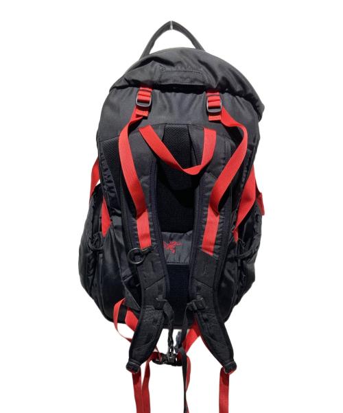 ARC'TERYX（アークテリクス）ARC'TERYX (アークテリクス) リュック ブラック×レッドの古着・服飾アイテム
