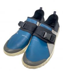 PRADA（プラダ）の古着「Rubber Slip-ons/バックルスニーカー」｜ブラック×グレー×ブルー