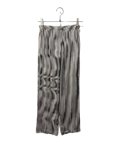 ISSEY MIYAKE（イッセイミヤケ）ISSEY MIYAKE (イッセイミヤケ) ストライププリーツパンツ ホワイト×ブラック サイズ:Ｍの古着・服飾アイテム