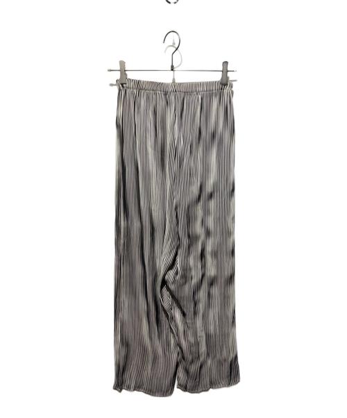 ISSEY MIYAKE（イッセイミヤケ）ISSEY MIYAKE (イッセイミヤケ) ストライププリーツパンツ ホワイト×ブラック サイズ:Ｍの古着・服飾アイテム