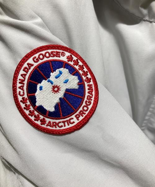 CANADA GOOSE（カナダグース）CANADA GOOSE (カナダグース) LABRADOR BOMBER アイボリー サイズ:Ｍの古着・服飾アイテム