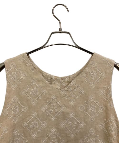 TSUHARU by samansa Mos2（ツハル バイ サマンサモスモス）TSUHARU by Samansa Mos2 (ツハル バイ サマンサモスモス) お花タイル総刺繍前後着ワンピース ベージュ サイズ:SIZE Freeの古着・服飾アイテム