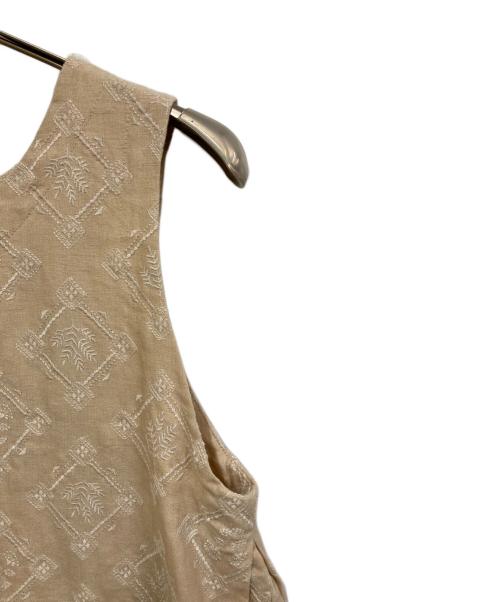 TSUHARU by samansa Mos2（ツハル バイ サマンサモスモス）TSUHARU by Samansa Mos2 (ツハル バイ サマンサモスモス) お花タイル総刺繍前後着ワンピース ベージュ サイズ:SIZE Freeの古着・服飾アイテム