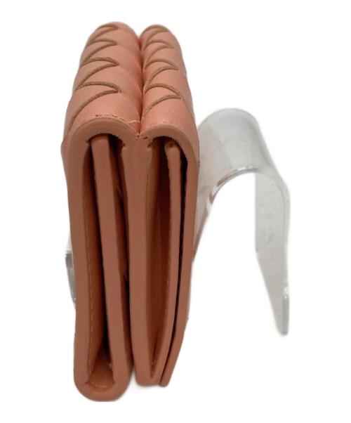 BOTTEGA VENETA（ボッテガベネタ）BOTTEGA VENETA (ボッテガベネタ) イントレチャート3つ折り財布 ピンクの古着・服飾アイテム