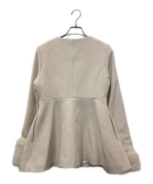 NATURAL BEAUTY BASIC（ナチュラルビューティーベーシック）NATURAL BEAUTY BASIC (ナチュラルビューティーベーシック) フェイクファースリーブペプラムコート ベージュ サイズ:SIZE Sの古着・服飾アイテム