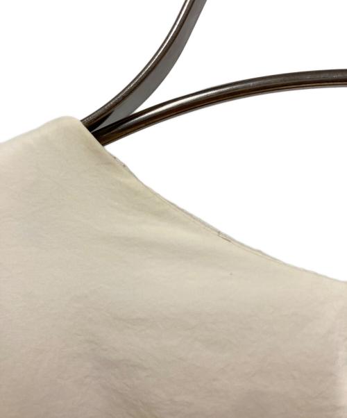 green label relaxing（グリーンレーベルリラクシング）green label relaxing (グリーンレーベルリラクシング) ノーカラー撥水ダウンコート アイボリー サイズ:SIZE 38の古着・服飾アイテム