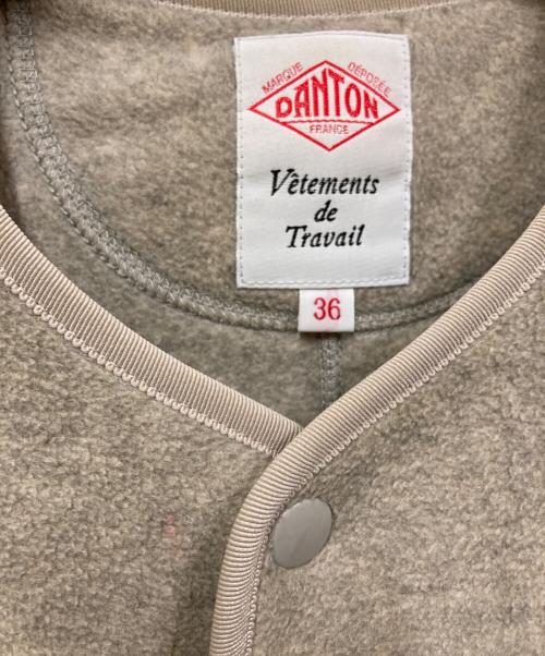 DANTON（ダントン）DANTON (ダントン) ノーカラーフリースジャケット ベージュ サイズ:SIZE　36の古着・服飾アイテム