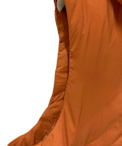 Calvin Klein Jeans（カルバンクラインジーンズ）Calvin Klein Jeans (カルバンクラインジーンズ) 中綿ベスト オレンジ サイズ:SIZE XSの古着・服飾アイテム