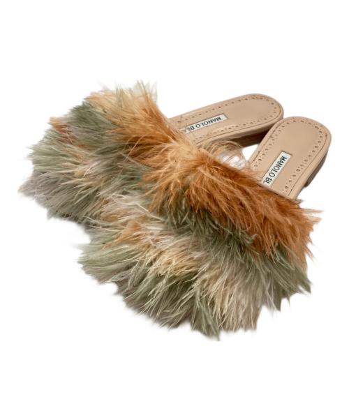 Manolo Blahnik（マノロブラニク）Manolo Blahnik (マノロブラニク) フェザーフラット サンダル ベージュ サイズ:22.5の古着・服飾アイテム