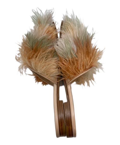 Manolo Blahnik（マノロブラニク）Manolo Blahnik (マノロブラニク) フェザーフラット サンダル ベージュ サイズ:22.5の古着・服飾アイテム