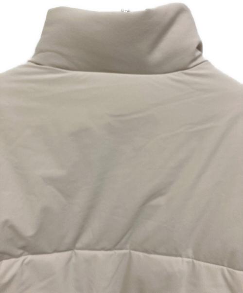 alo yoga（アローヨガ）alo yoga (アローヨガ) Stretch Woven Street Puffer ベージュ サイズ:Mの古着・服飾アイテム