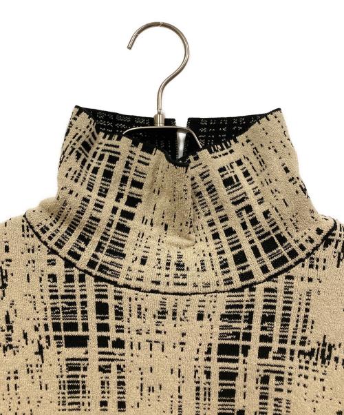 LE CIEL BLEU（ルシェルブルー）LE CIEL BLEU (ルシェルブルー) Scratched Check Knit Top ベージュ サイズ:SIZE 36の古着・服飾アイテム