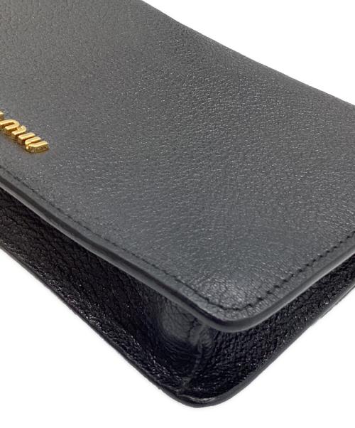 MIU MIU（ミュウミュウ）MIU MIU (ミュウミュウ) ショルダーウォレット ブラック サイズ:表記なしの古着・服飾アイテム