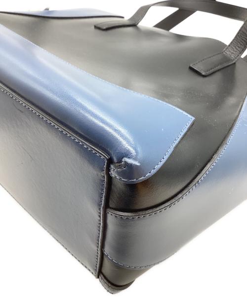 MARNI（マルニ）MARNI (マルニ) バッグ ネイビーの古着・服飾アイテム