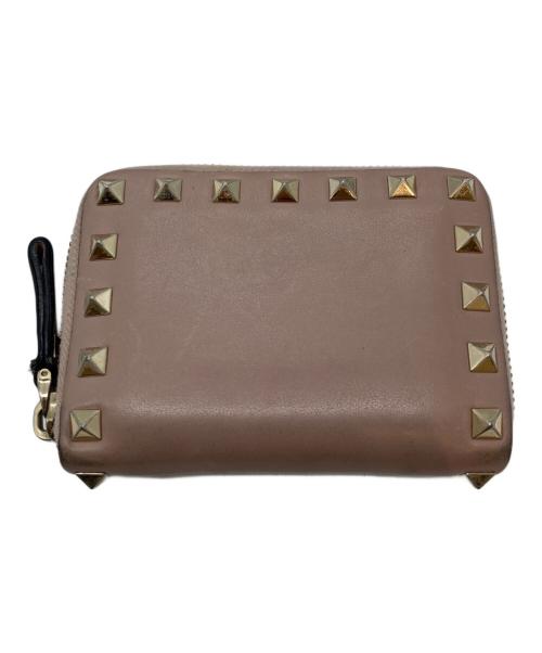 VALENTINO GARAVANI（ヴァレンティノ・ガラヴァーニ）VALENTINO GARAVANI (ヴァレンティノ・ガラヴァーニ) ロックスタッズ2つ折り財布 ベージュの古着・服飾アイテム