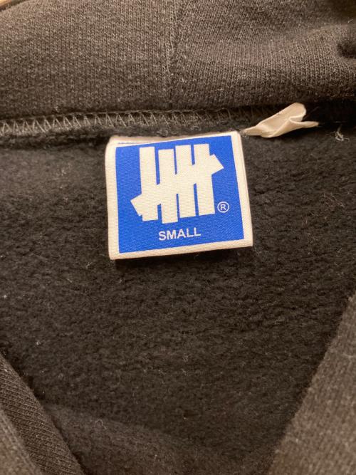 UNDEFEATED（アンディフィーテッド）UNDEFEATED (アンディフィーテッド) パーカー ブラック サイズ:SIZE Sの古着・服飾アイテム