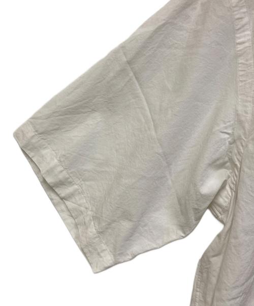 COMOLI（コモリ）COMOLI (コモリ) ショートスリーブシャツ ホワイト サイズ:SIZE 2 未使用品の古着・服飾アイテム