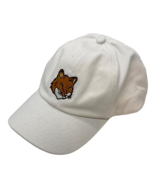 maison kitsune（メゾンキツネ）MAISON KITSUNE (メゾンキツネ) 刺繍キャップ ホワイトの古着・服飾アイテム