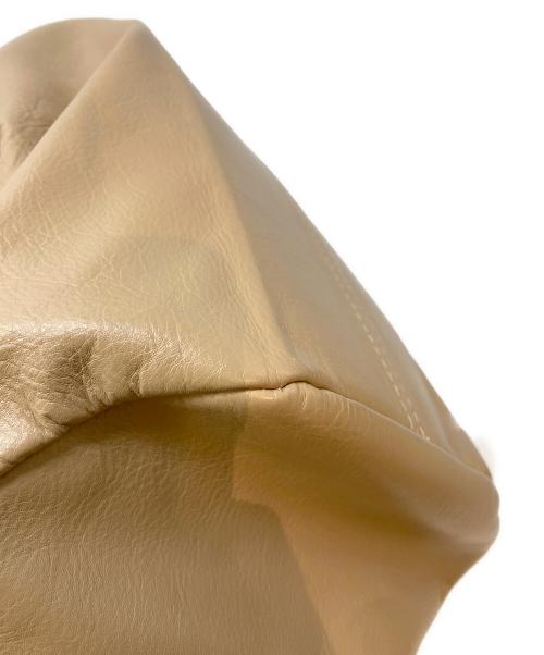 AULENTTI（オウレンティ）AULENTTI (オウレンティ) ハンドバッグ ベージュの古着・服飾アイテム