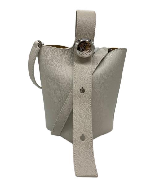 LOEWE（ロエベ）LOEWE (ロエベ) PEBBLE BUCKET BAG MINI ホワイトの古着・服飾アイテム