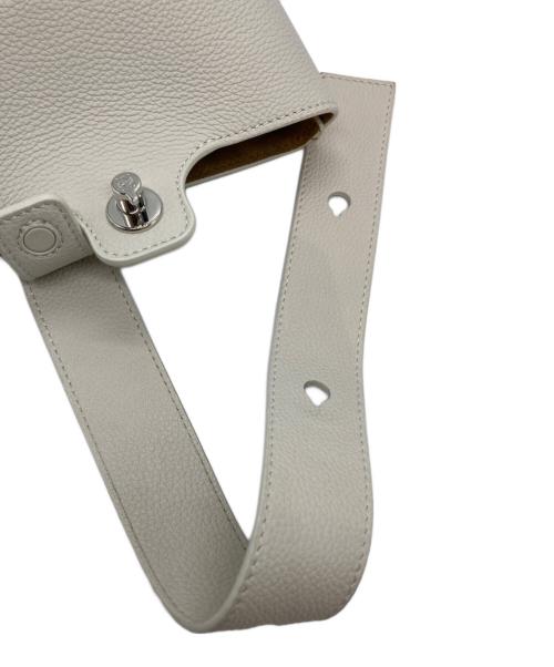 LOEWE（ロエベ）LOEWE (ロエベ) PEBBLE BUCKET BAG MINI ホワイトの古着・服飾アイテム