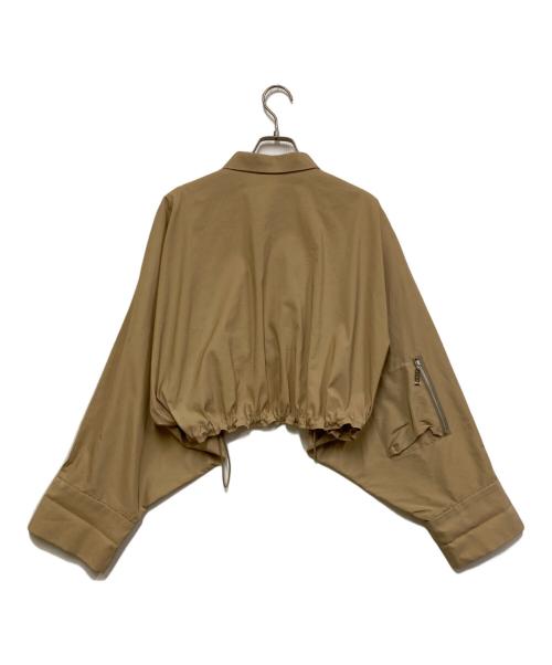 UN3D.（アンスリード）UN3D. (アンスリード) ショートギャザーシャツブルゾン ベージュ サイズ:Freeの古着・服飾アイテム