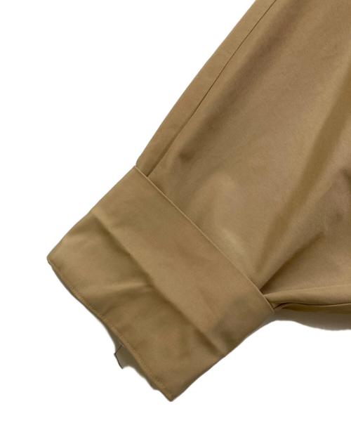 UN3D.（アンスリード）UN3D. (アンスリード) ショートギャザーシャツブルゾン ベージュ サイズ:Freeの古着・服飾アイテム