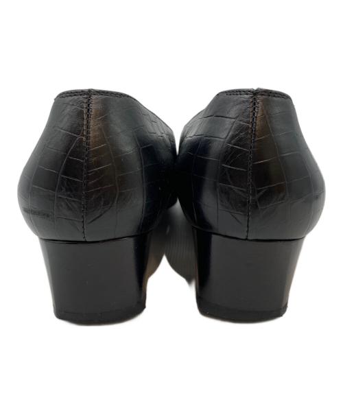 Salvatore Ferragamo（サルヴァトーレ フェラガモ）Salvatore Ferragamo (サルヴァトーレ フェラガモ) ヴァラ型押しパンプス ブラック サイズ:SIZE 7の古着・服飾アイテム