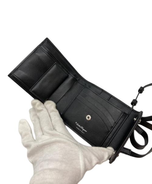 Salvatore Ferragamo（サルヴァトーレ フェラガモ）Salvatore Ferragamo (サルヴァトーレ フェラガモ) ショルダーウォレット ブラックの古着・服飾アイテム