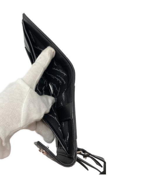 Salvatore Ferragamo（サルヴァトーレ フェラガモ）Salvatore Ferragamo (サルヴァトーレ フェラガモ) ショルダーウォレット ブラックの古着・服飾アイテム