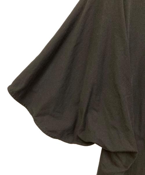 MM6 Maison Margiela（エムエムシックスメゾンマルジェラ）MM6 Maison Margiela (エムエムシックスメゾンマルジェラ) ASYMMETRY SLEEVE BACK DRAPE TEE ブラック サイズ:Mの古着・服飾アイテム